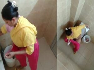 Indian aunty pissing in viral hidden cam