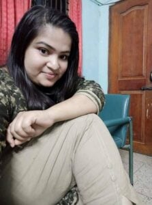 chubby Indian housewife naked selfies for