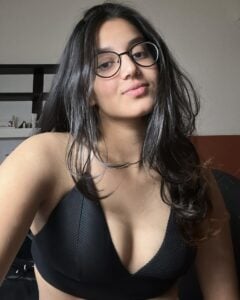 big ass rich girlfriend nude photos for