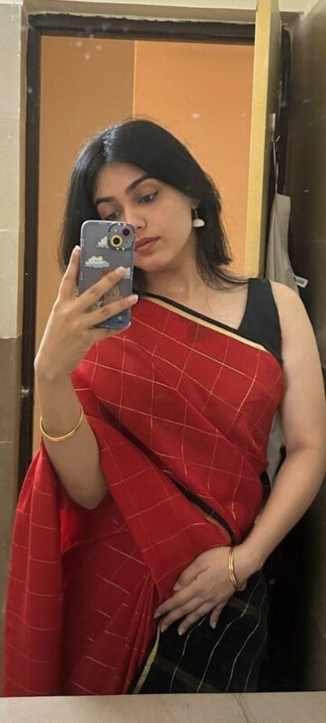 Mumbai apartment girl nude photos shared by