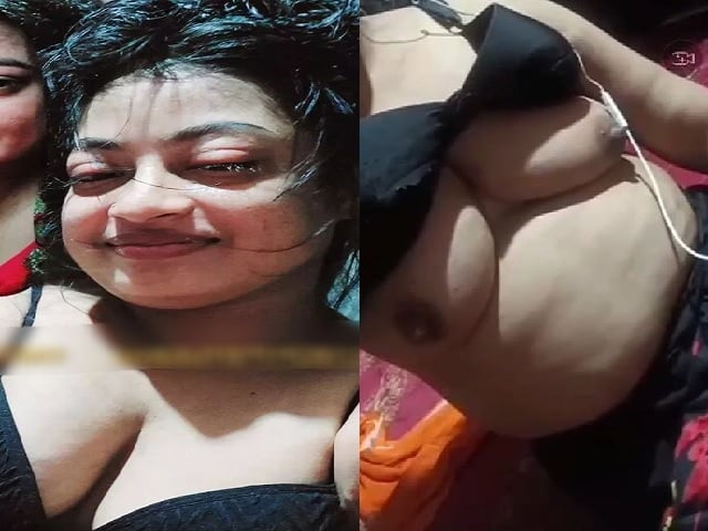 married bhabhi removing bra and showing big