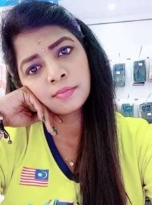 Malaysian Tamil girl deep cleavage and