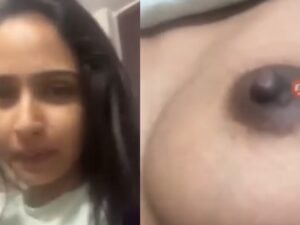 Hindi WhatsApp sex chat with nude show of sexy