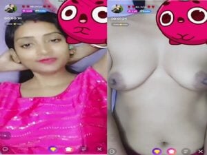 Stripchat young bhabhi showing topless body for