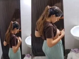 neighbor girl boobs show before bathing viral