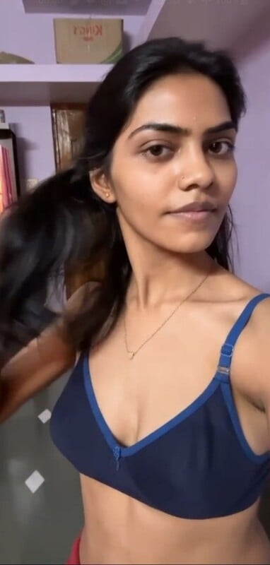 slim girlfriend naked figure like a hot