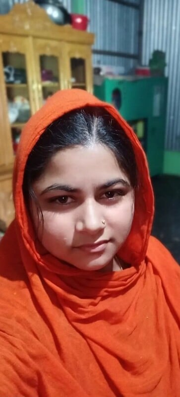 Bengali huge ass wife looks unsatisfied in