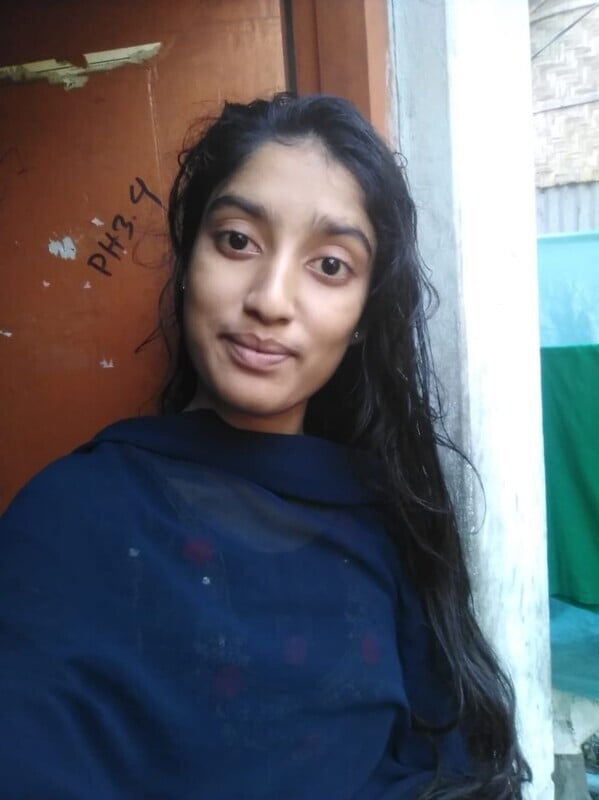 beautiful Bangladeshi college girl showing naked