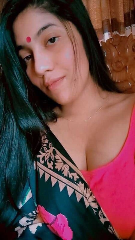 Indian aunty in lingerie and nude in front of