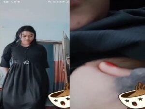 beautiful girlfriend in maxi shows boobs viral