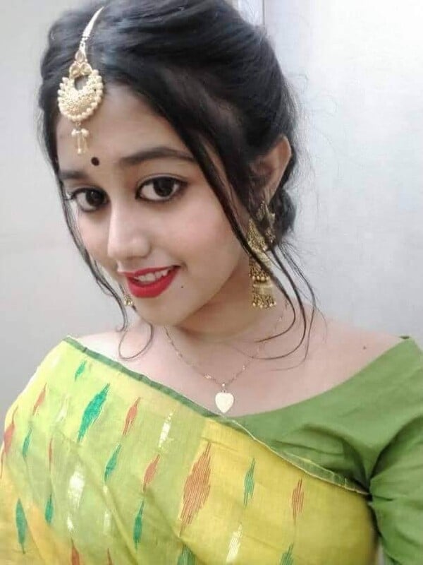 most beautiful Indian girl topless untouched boobs